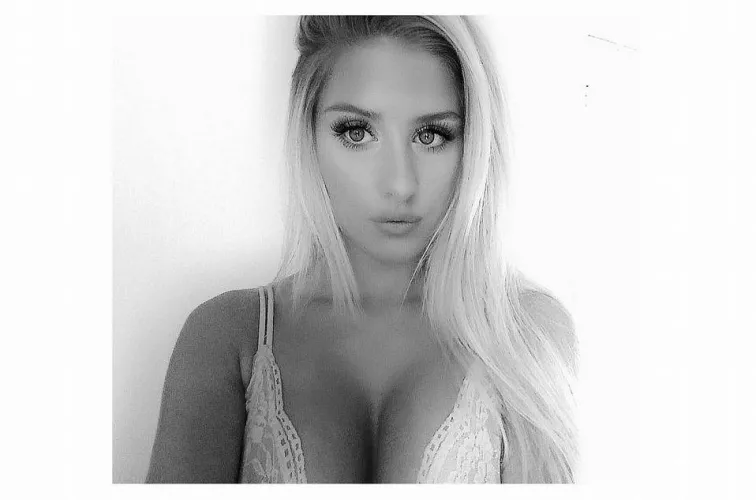 Rhiannon W.