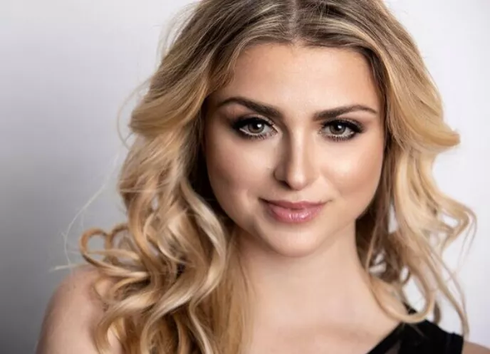 Elena G.