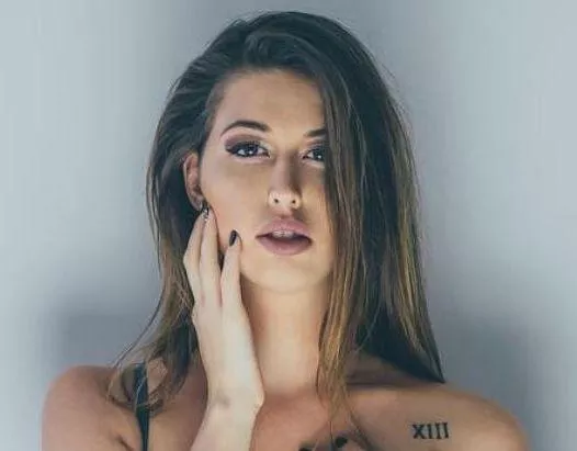 Amanda Robyn