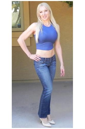 Nicole R.